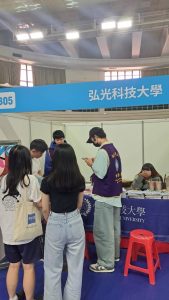 LINE_ALBUM_118醫護博覽會_251111_8